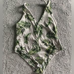 Womens H&M Tropical Bodysuit / Large